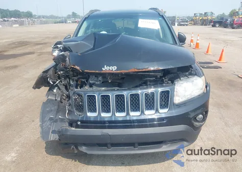2013 Jeep Compass Latitude z USA, uszkodzony, nr VIN 1C4NJCEB9DD166157